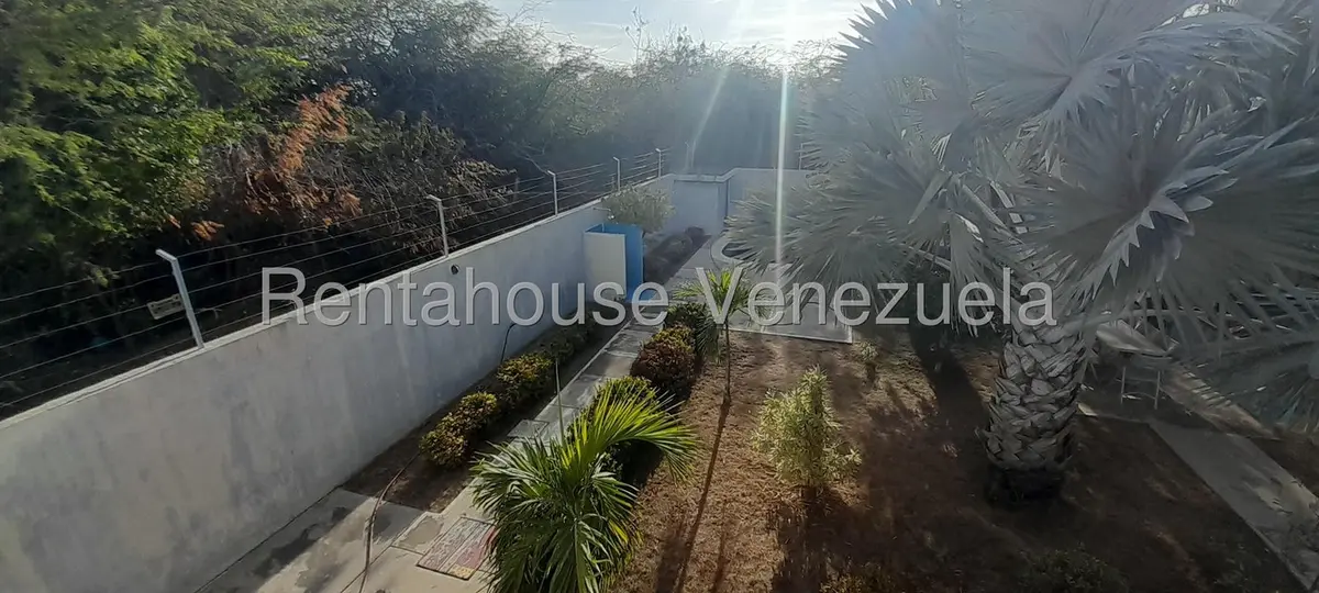 Townhouse (1 Nivel) en Venta en El Yaque, Nueva Esparta - 33