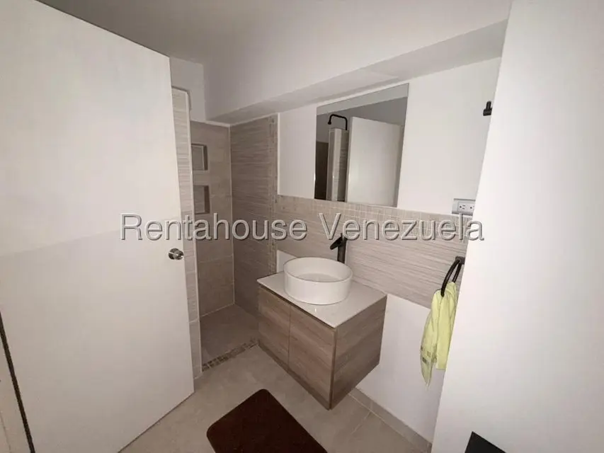 Apartamento (1 Nivel) en Alquiler en Montalban II, Distrito Metropolitano - 17