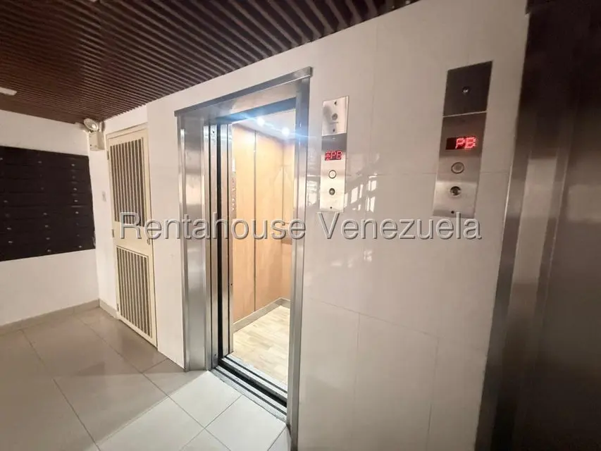 Apartamento (1 Nivel) en Alquiler en Montalban II, Distrito Metropolitano - 23