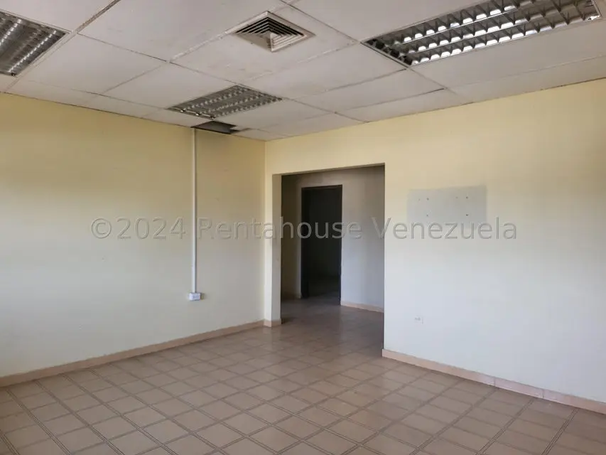 Comercial (Local Comercial) en Venta en Punta Gorda, Zulia - 15