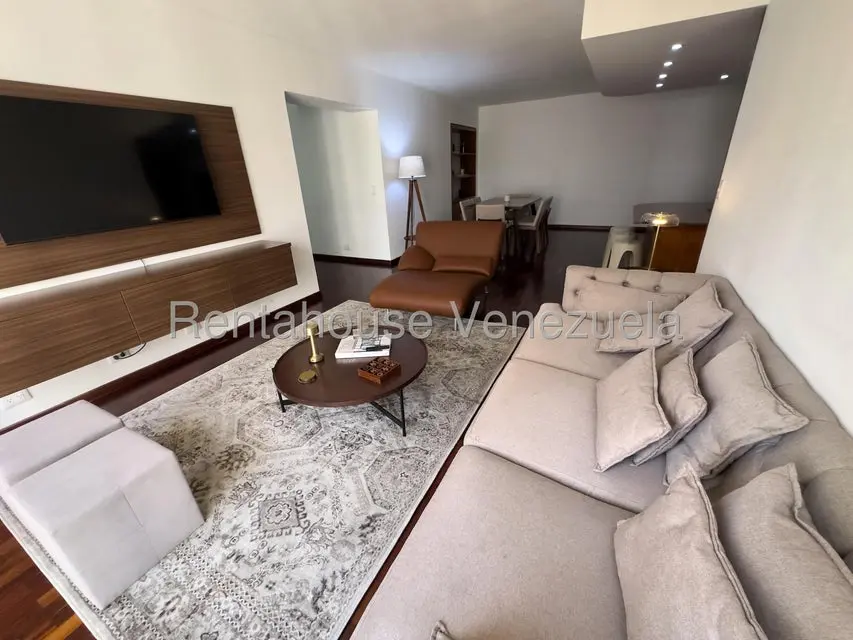 Apartamento (1 Nivel) en Venta en Campo Alegre, Distrito Metropolitano - 2