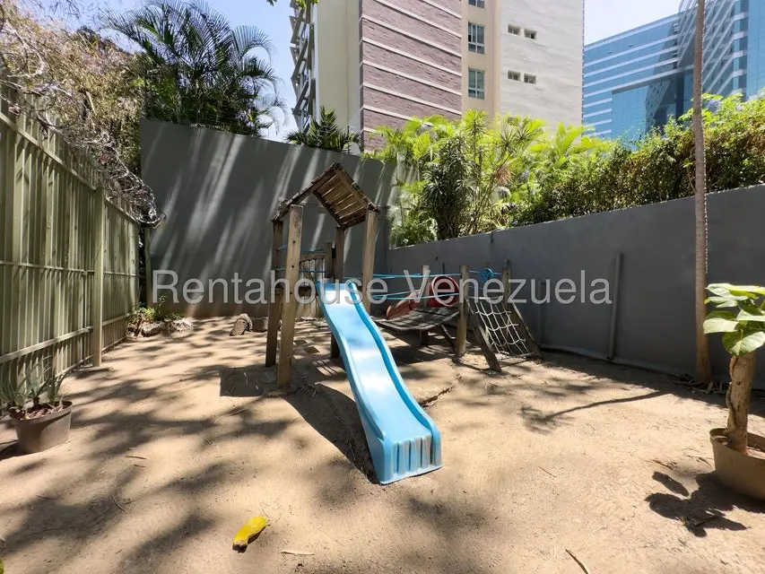 Apartamento (1 Nivel) en Venta en Campo Alegre, Distrito Metropolitano - 23