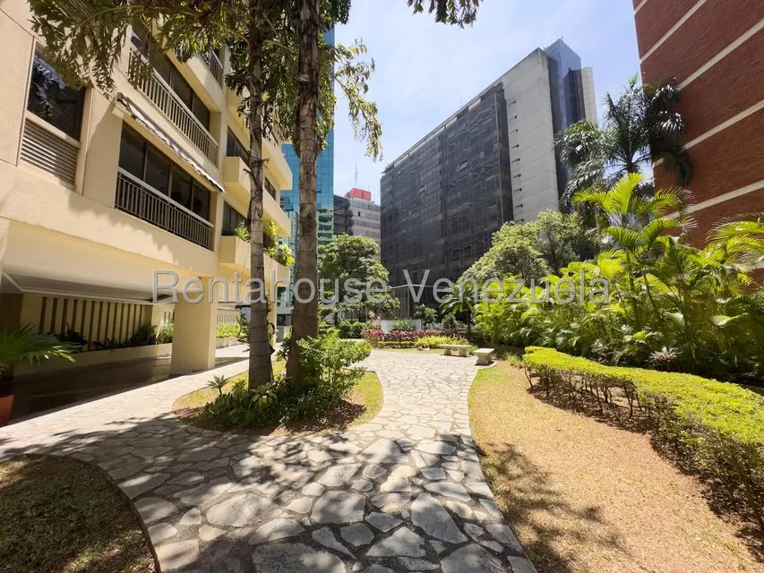 Apartamento (1 Nivel) en Venta en Campo Alegre, Distrito Metropolitano - 25