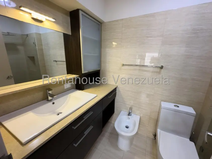 Apartamento (1 Nivel) en Venta en Campo Alegre, Distrito Metropolitano - 4