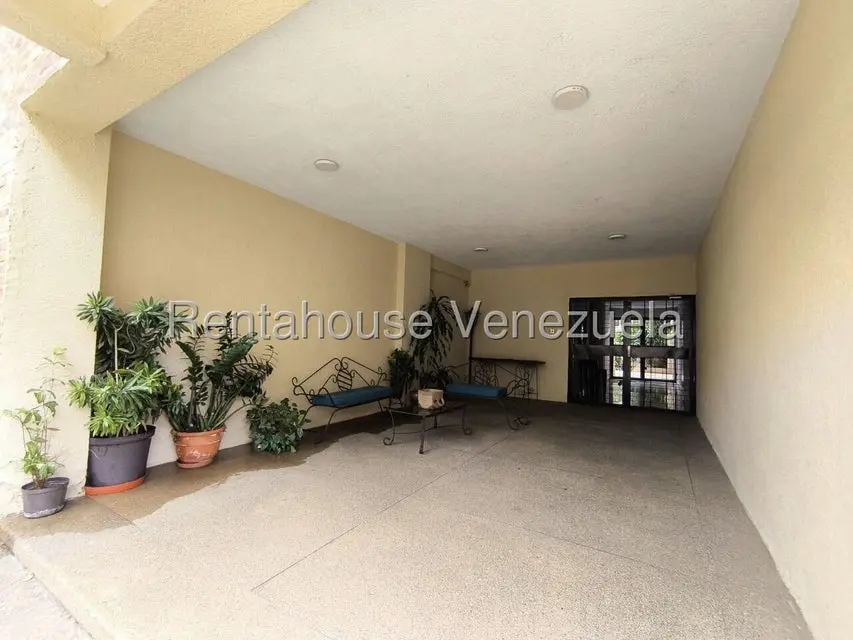 Apartamento (1 Nivel) en Alquiler en Los Mangos, Carabobo - 32