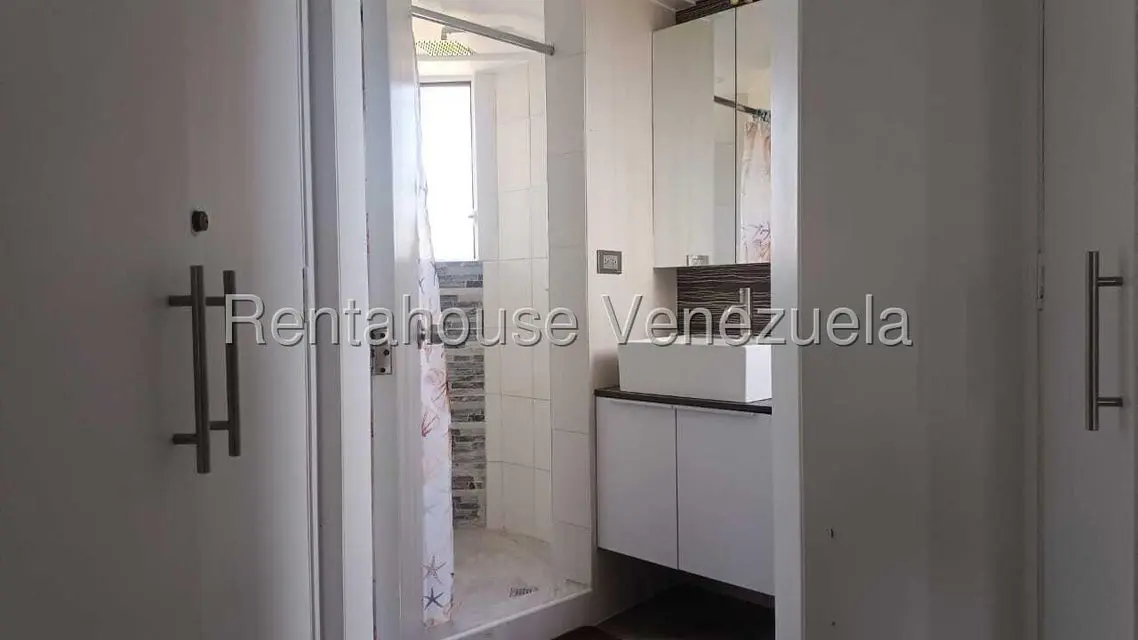 Apartamento (1 Nivel) en Alquiler en Los Canales de Rio Chico, Miranda - 13