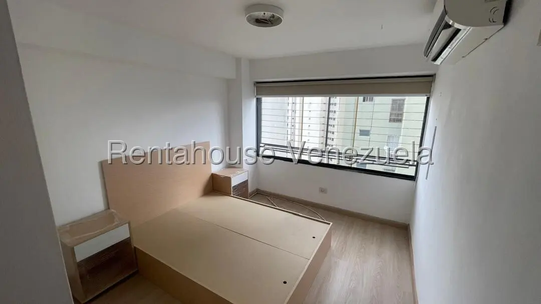 Apartamento (1 Nivel) en Alquiler en Lomas de Prados del Este, Distrito Metropolitano - 14