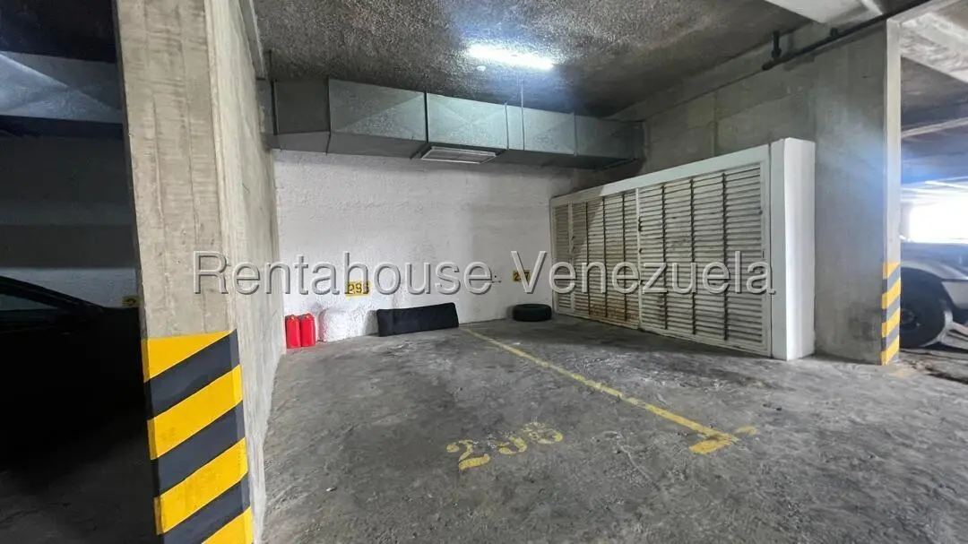 Apartamento (1 Nivel) en Alquiler en Lomas de Prados del Este, Distrito Metropolitano - 23