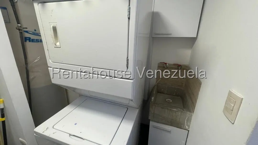 Apartamento (1 Nivel) en Alquiler en Lomas de Prados del Este, Distrito Metropolitano - 27