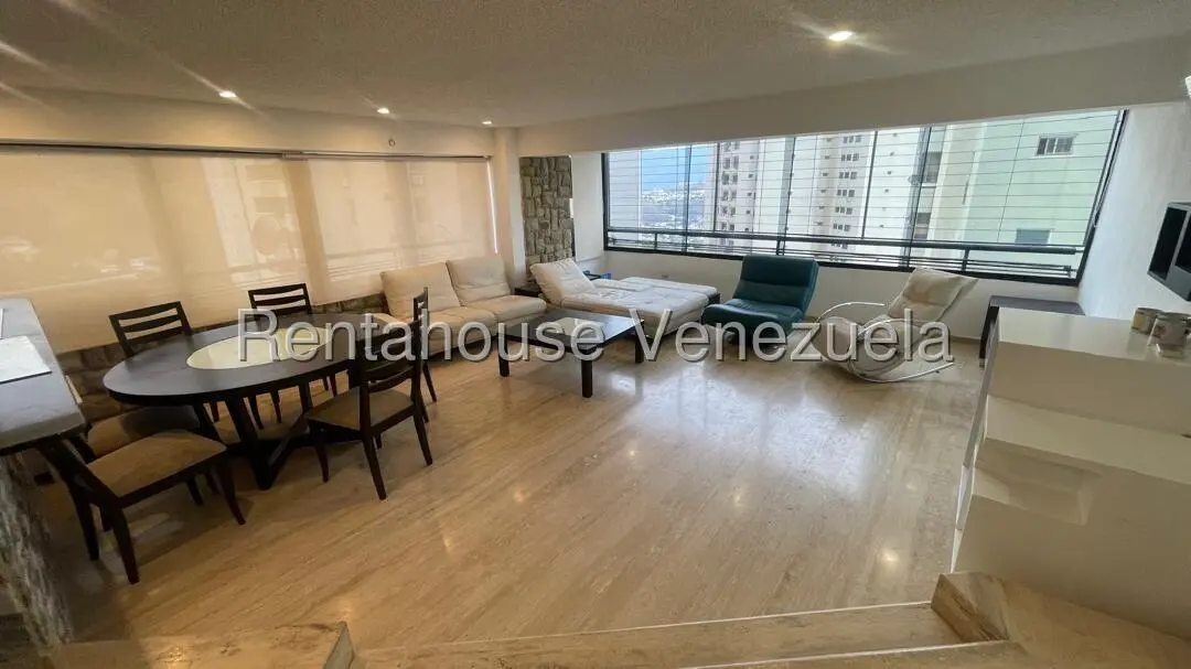 Apartamento (1 Nivel) en Alquiler en Lomas de Prados del Este, Distrito Metropolitano - 4