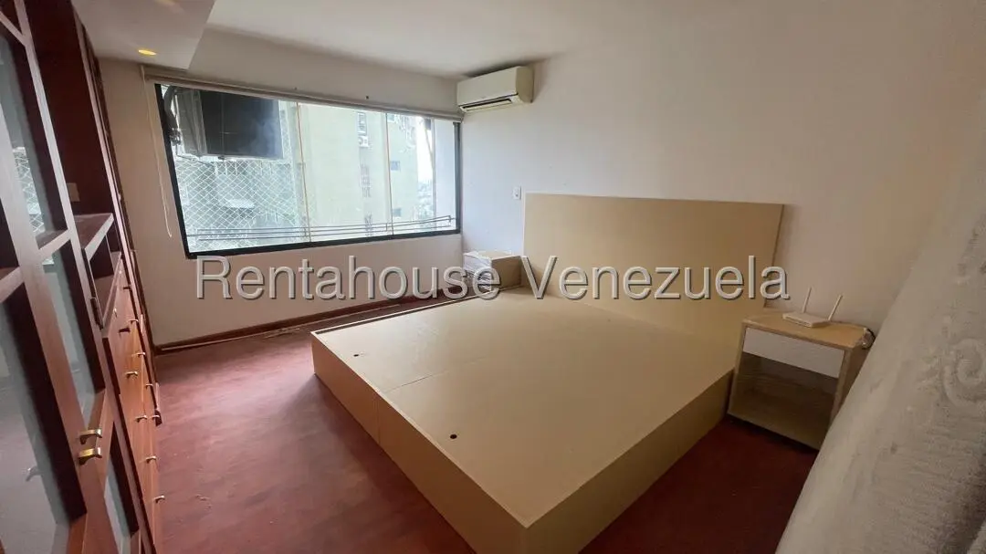 Apartamento (1 Nivel) en Alquiler en Lomas de Prados del Este, Distrito Metropolitano - 8