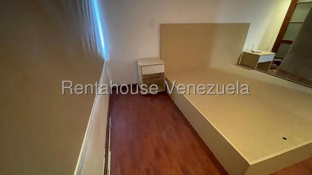 Apartamento (1 Nivel) en Alquiler en Lomas de Prados del Este, Distrito Metropolitano - 9
