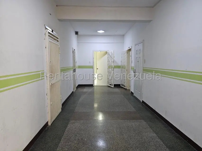 Comercial (Oficina) en Alquiler en Parroquia Catedral, Distrito Metropolitano - 2