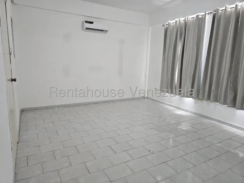 Comercial (Oficina) en Alquiler en Parroquia Catedral, Distrito Metropolitano - 11