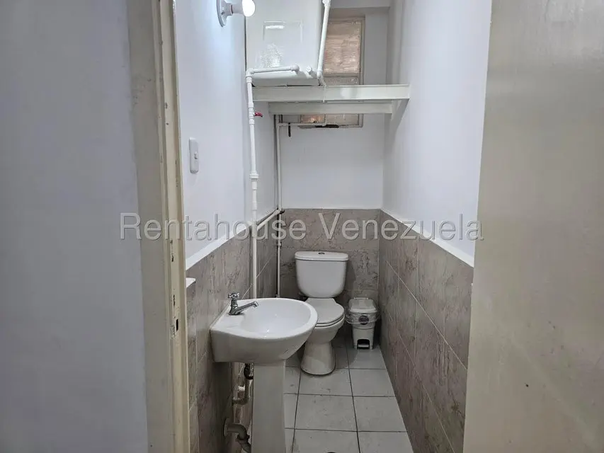 Comercial (Oficina) en Alquiler en Parroquia Catedral, Distrito Metropolitano - 12