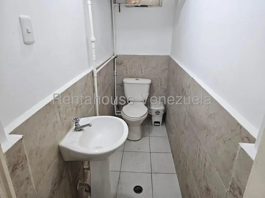 Comercial (Oficina) en Alquiler en Parroquia Catedral, Distrito Metropolitano - 13