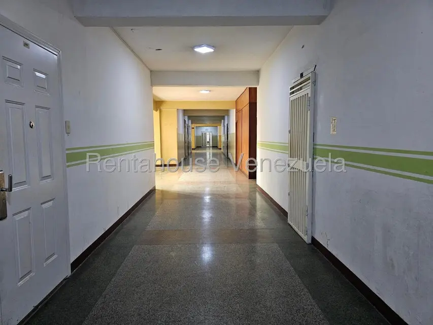Comercial (Oficina) en Alquiler en Parroquia Catedral, Distrito Metropolitano - 14