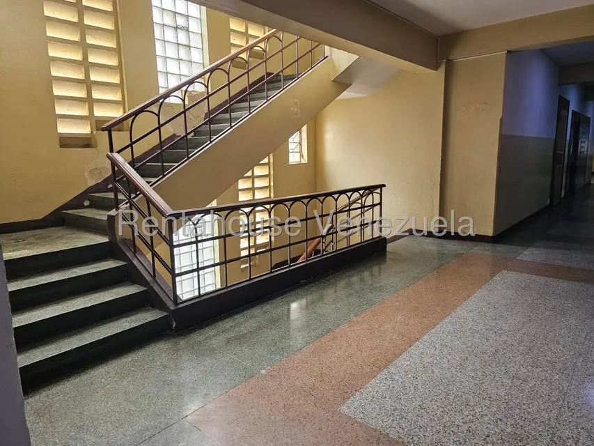 Comercial (Oficina) en Alquiler en Parroquia Catedral, Distrito Metropolitano - 15