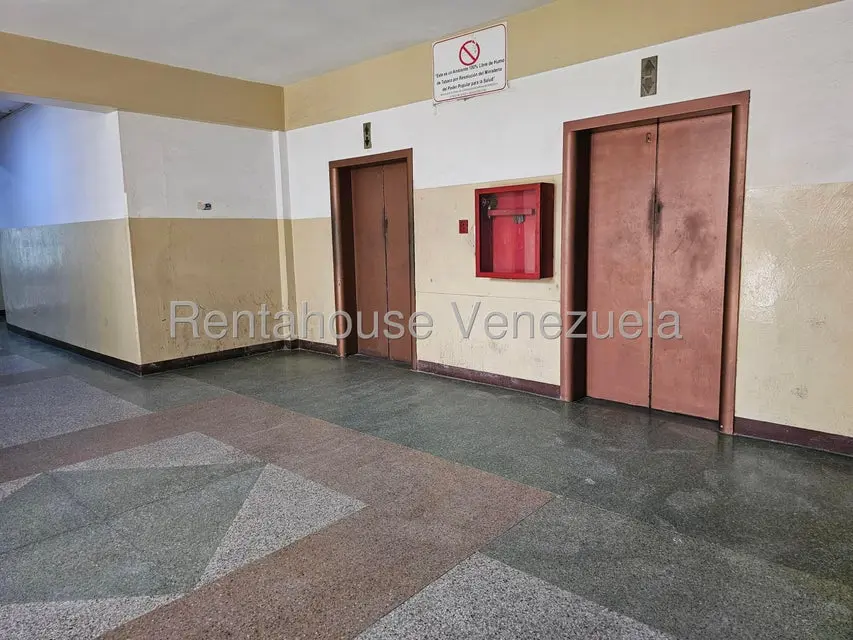 Comercial (Oficina) en Alquiler en Parroquia Catedral, Distrito Metropolitano - 16