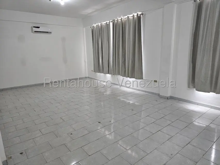 Comercial (Oficina) en Alquiler en Parroquia Catedral, Distrito Metropolitano - 6
