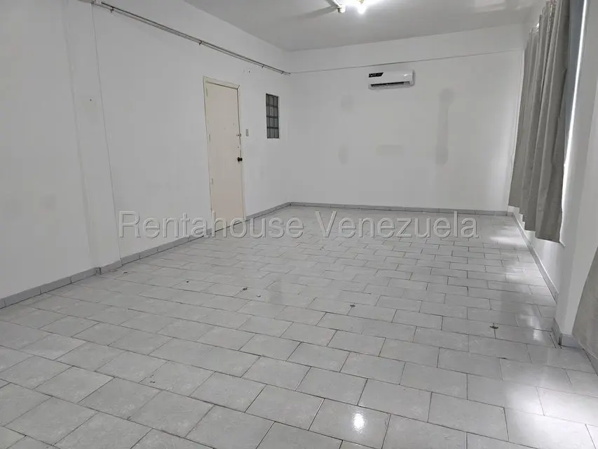 Comercial (Oficina) en Alquiler en Parroquia Catedral, Distrito Metropolitano - 10
