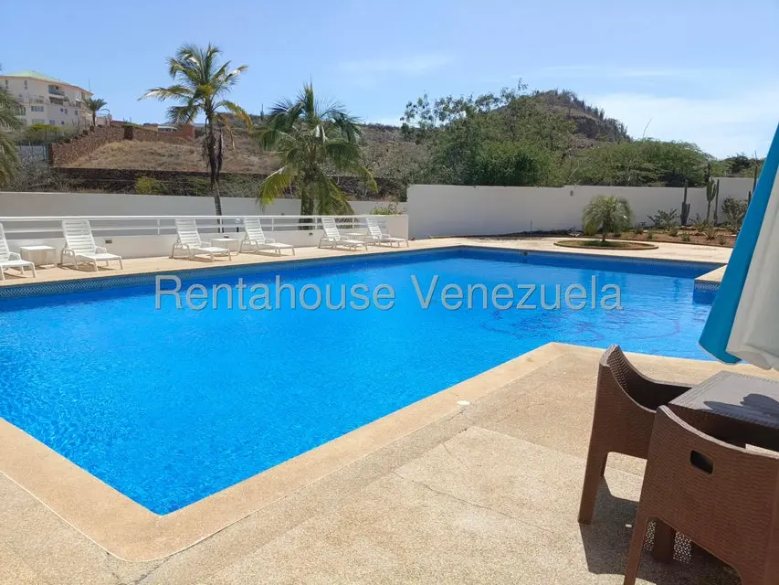 Apartamento (Duplex) en Venta en El Morro, Nueva Esparta - 2