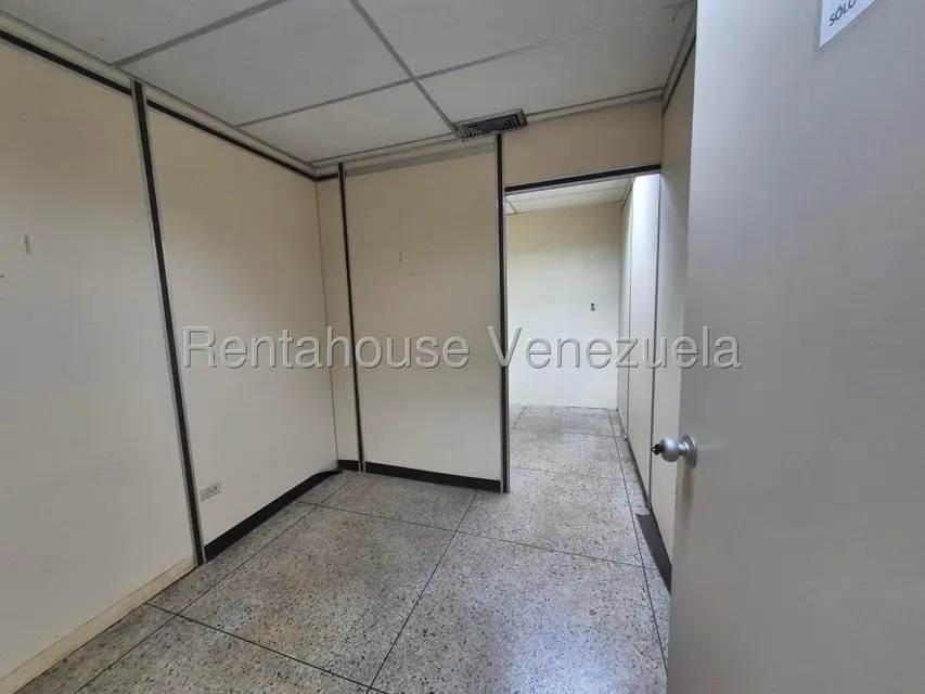 Comercial (Local Comercial) en Alquiler en Avenida Falcon, Zulia - 11