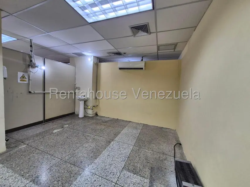 Comercial (Local Comercial) en Alquiler en Avenida Falcon, Zulia - 12