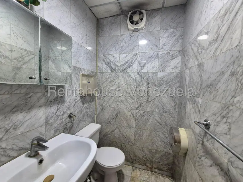 Comercial (Local Comercial) en Alquiler en Avenida Falcon, Zulia - 14