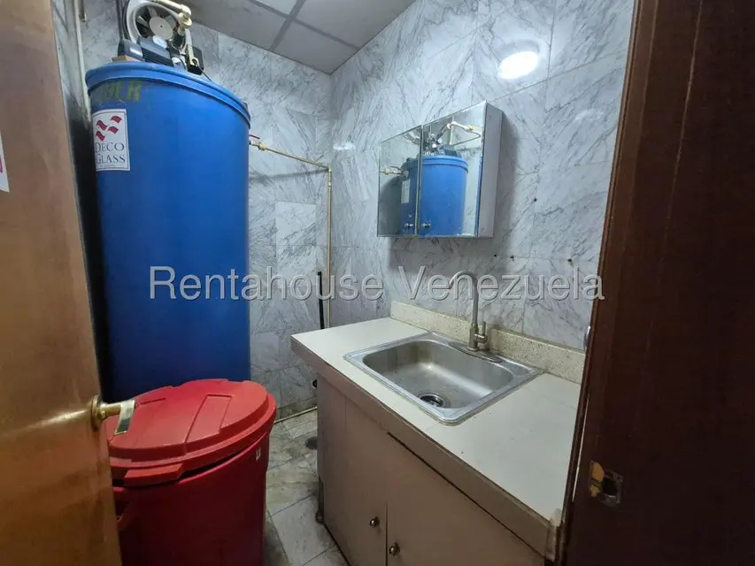 Comercial (Local Comercial) en Alquiler en Avenida Falcon, Zulia - 15