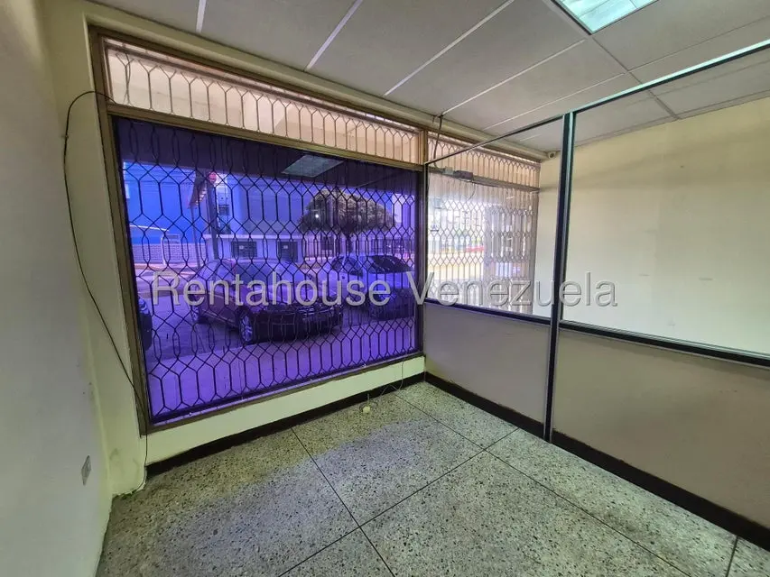 Comercial (Local Comercial) en Alquiler en Avenida Falcon, Zulia - 16