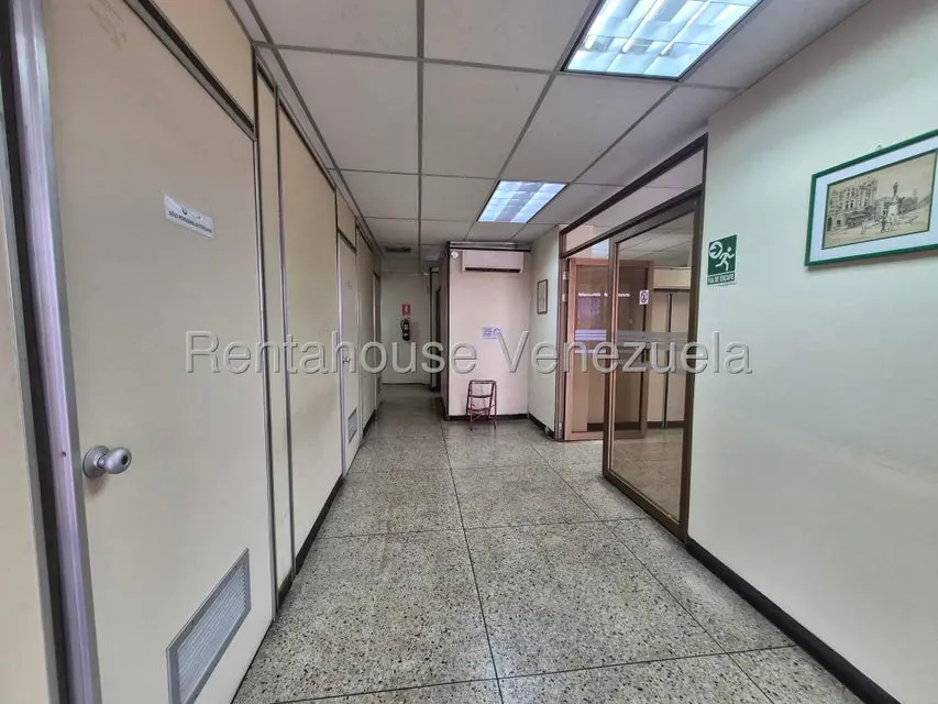Comercial (Local Comercial) en Alquiler en Avenida Falcon, Zulia - 4