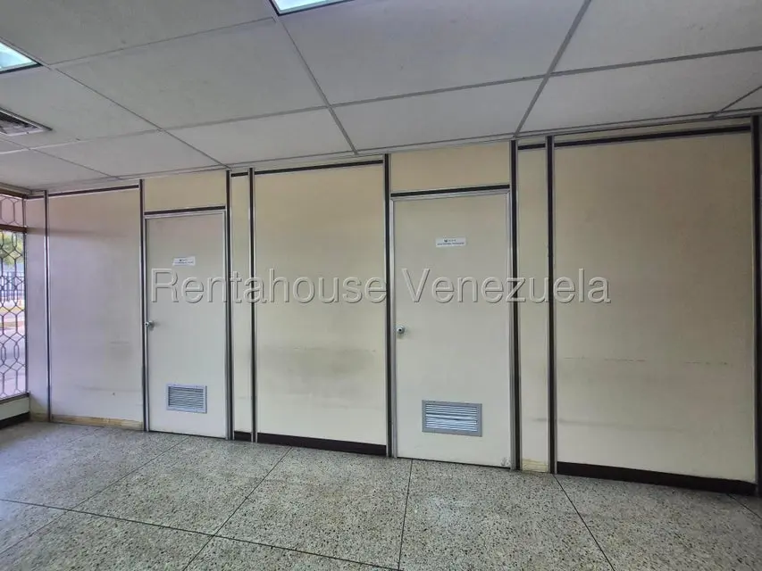 Comercial (Local Comercial) en Alquiler en Avenida Falcon, Zulia - 6