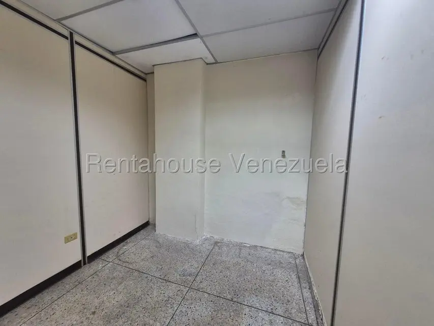 Comercial (Local Comercial) en Alquiler en Avenida Falcon, Zulia - 8