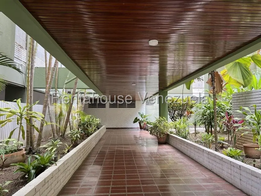 Apartamento (1 Nivel) en Venta en Colinas de La California, Distrito Metropolitano - 36
