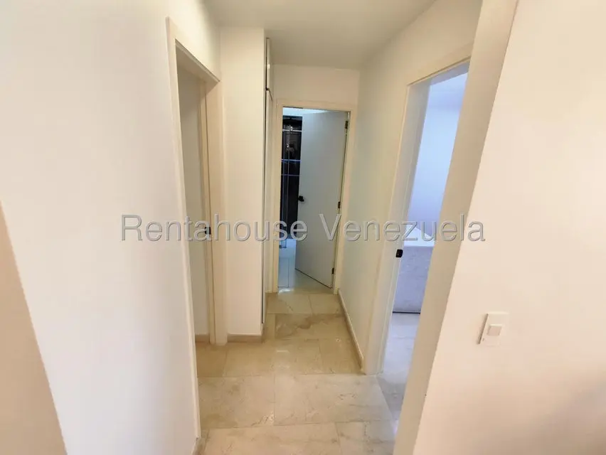Apartamento (1 Nivel) en Alquiler en El Rosal, Distrito Metropolitano - 12
