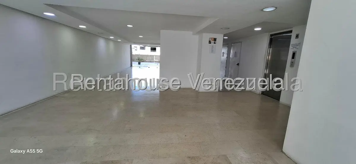 Apartamento (1 Nivel) en Alquiler en El Rosal, Distrito Metropolitano - 20