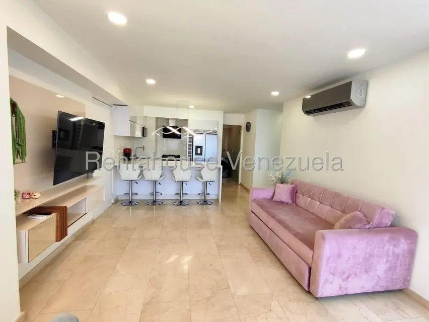 Apartamento (1 Nivel) en Alquiler en El Rosal, Distrito Metropolitano - 4