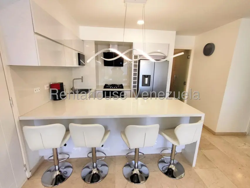 Apartamento (1 Nivel) en Alquiler en El Rosal, Distrito Metropolitano - 7