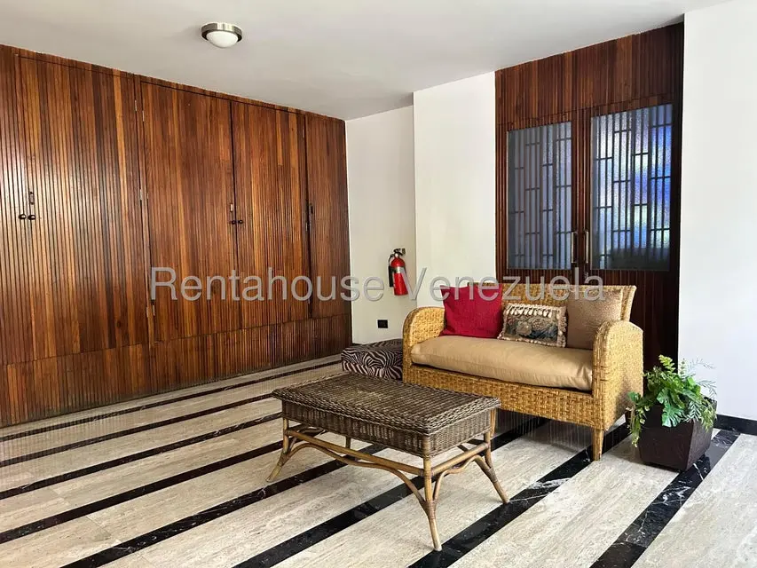 Apartamento (1 Nivel) en Alquiler en Los Palos Grandes, Distrito Metropolitano - 3