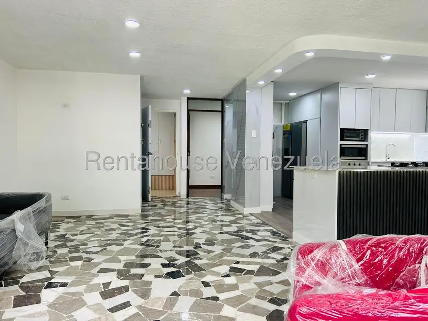Apartamento (1 Nivel) en Alquiler en Los Palos Grandes, Distrito Metropolitano - 29
