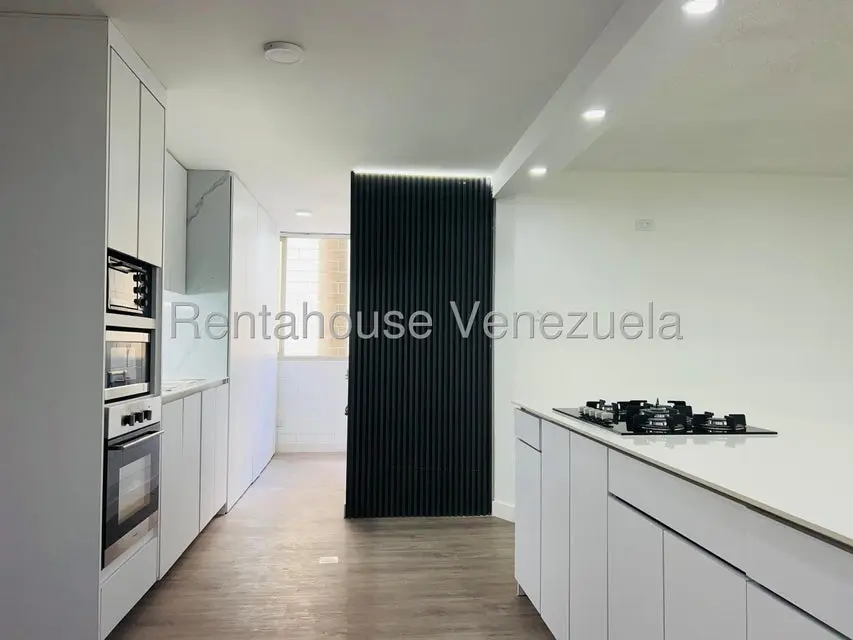 Apartamento (1 Nivel) en Alquiler en Los Palos Grandes, Distrito Metropolitano - 8