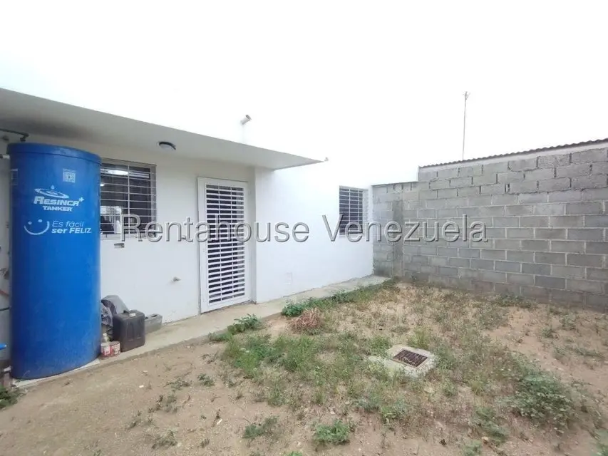 Casa (1 Nivel) en Venta en Ave Intercomunal, Lara - 16