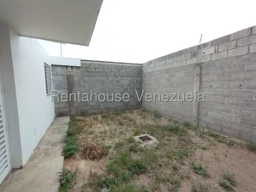 Casa (1 Nivel) en Venta en Ave Intercomunal, Lara - 17
