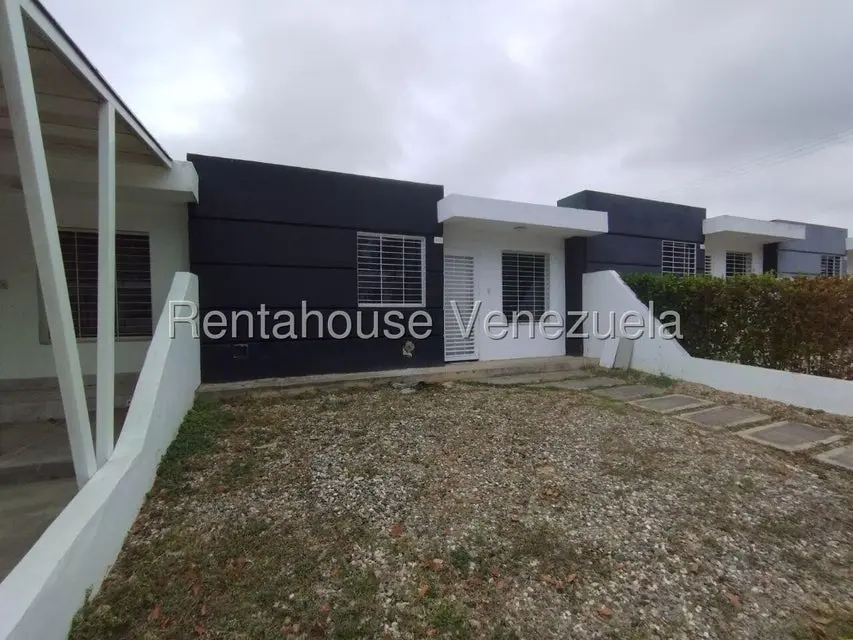 Casa (1 Nivel) en Venta en Ave Intercomunal, Lara - 23