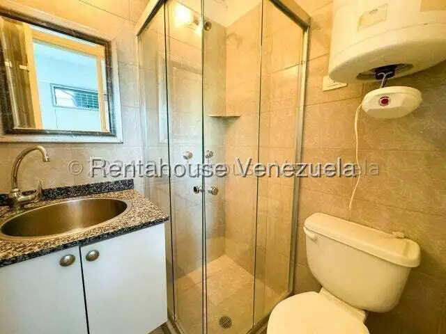 Apartamento (1 Nivel) en Alquiler en Lomas de Las Mercedes, Distrito Metropolitano - 20