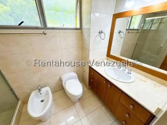 Apartamento (1 Nivel) en Alquiler en Lomas de Las Mercedes, Distrito Metropolitano - 24