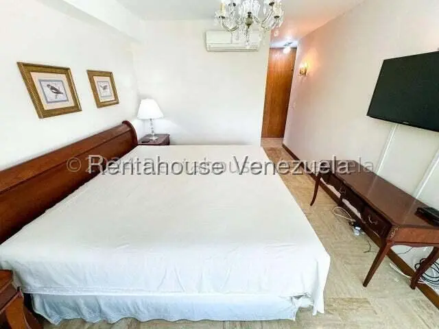 Apartamento (1 Nivel) en Alquiler en Lomas de Las Mercedes, Distrito Metropolitano - 26
