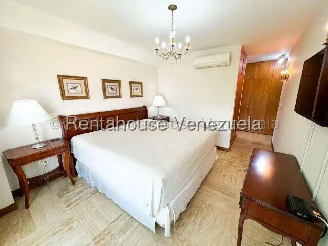Apartamento (1 Nivel) en Alquiler en Lomas de Las Mercedes, Distrito Metropolitano - 27