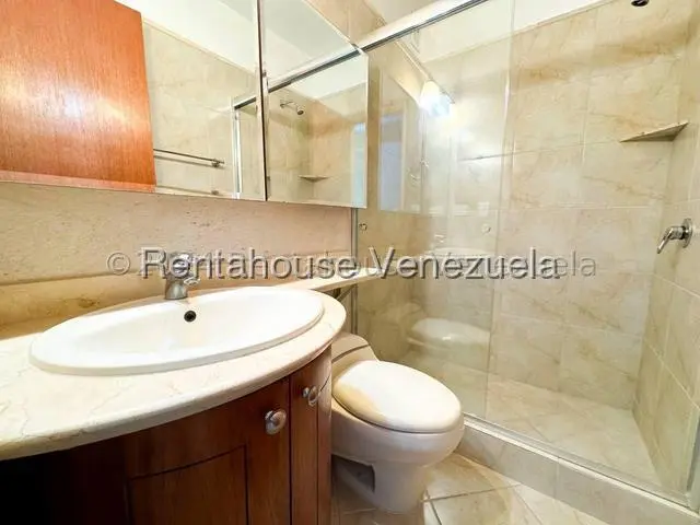 Apartamento (1 Nivel) en Alquiler en Lomas de Las Mercedes, Distrito Metropolitano - 32